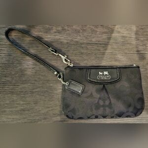 Like New! Black COACH Wallet/Wristlet